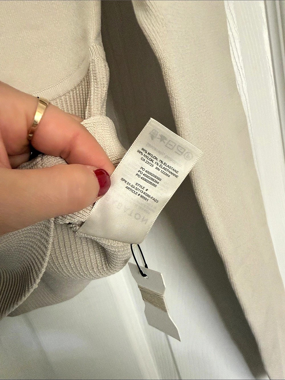 Babaton Sculpt Knit Crew Longsleeve Sweater Beige Small NWOT - Picture 4 of 4